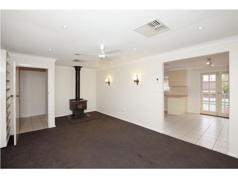 32 Bavaria Street, Tolland NSW 2650