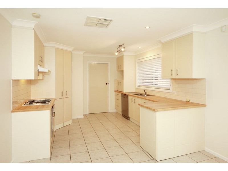 32 Bavaria Street, Tolland NSW 2650