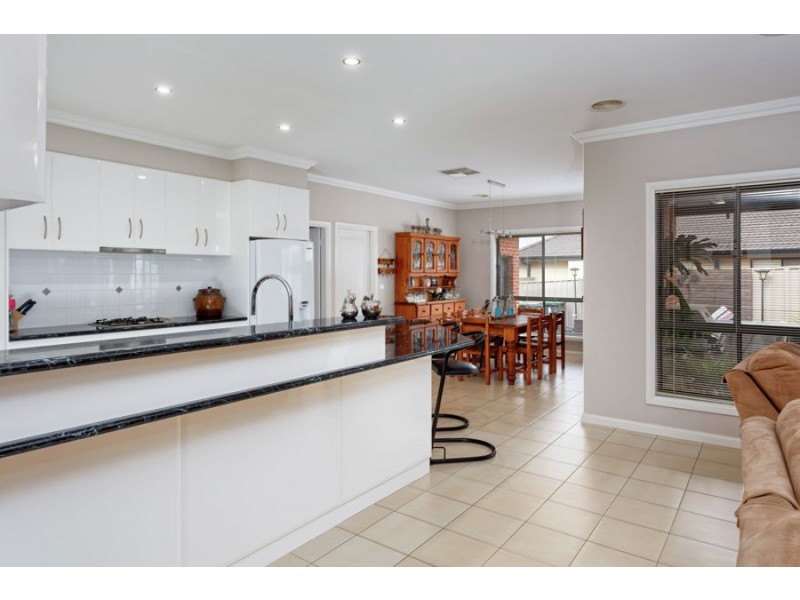 36 Yarrawah Crescent, Bourkelands NSW 2650