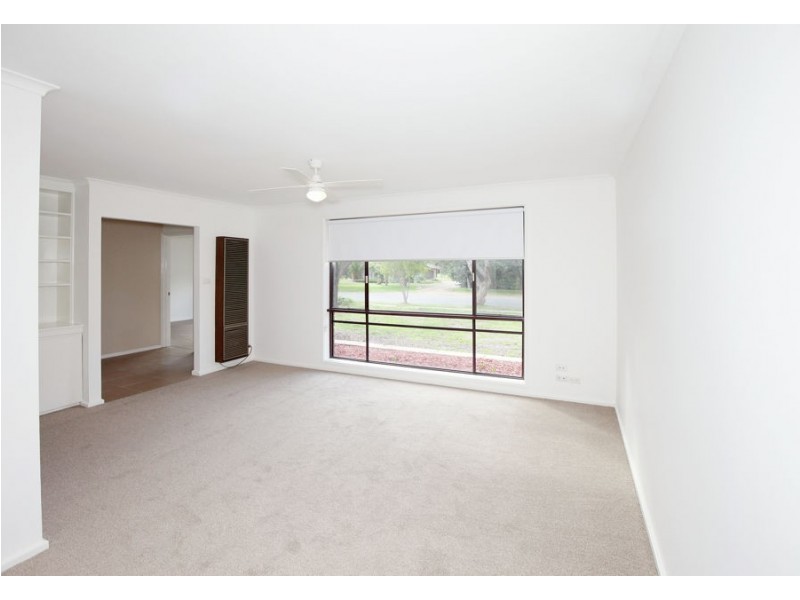 22 Maple Road, Lake Albert NSW 2650