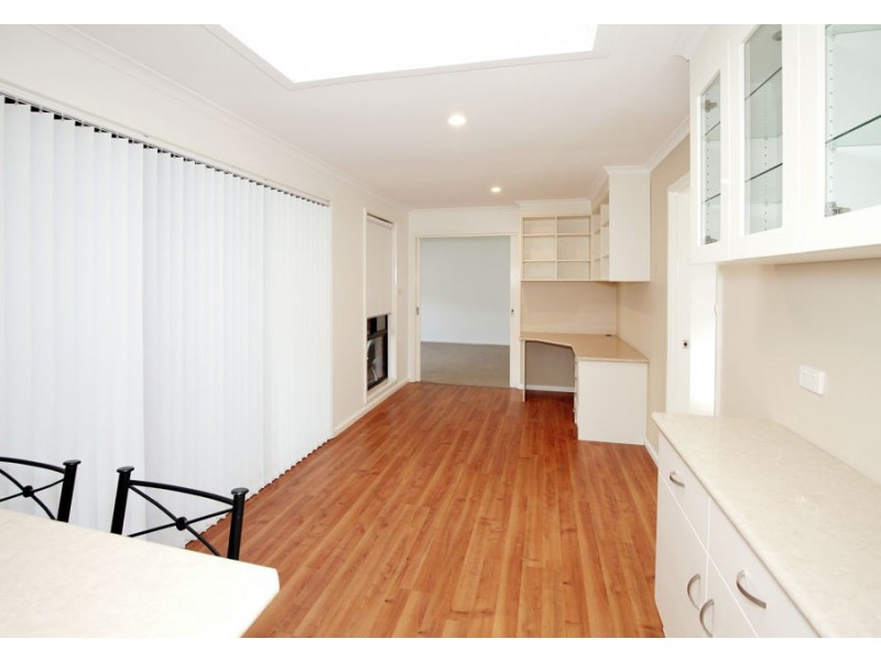 22 Maple Road, Lake Albert NSW 2650