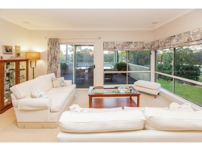 38 Lakehaven Drive, Lake Albert NSW 2650