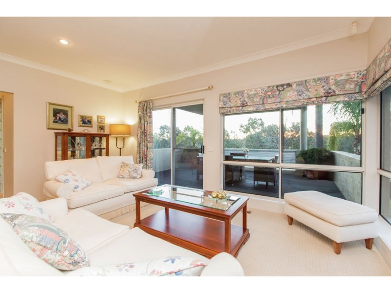 38 Lakehaven Drive, Lake Albert NSW 2650