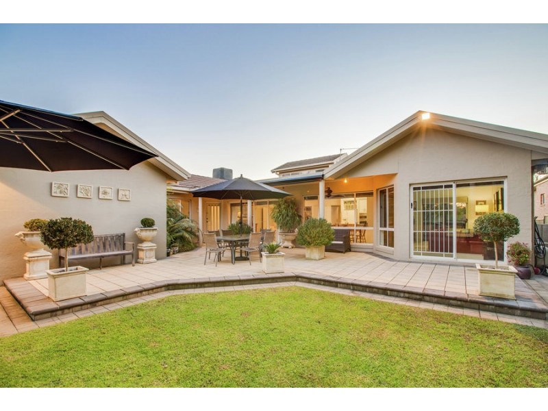 38 Lakehaven Drive, Lake Albert NSW 2650