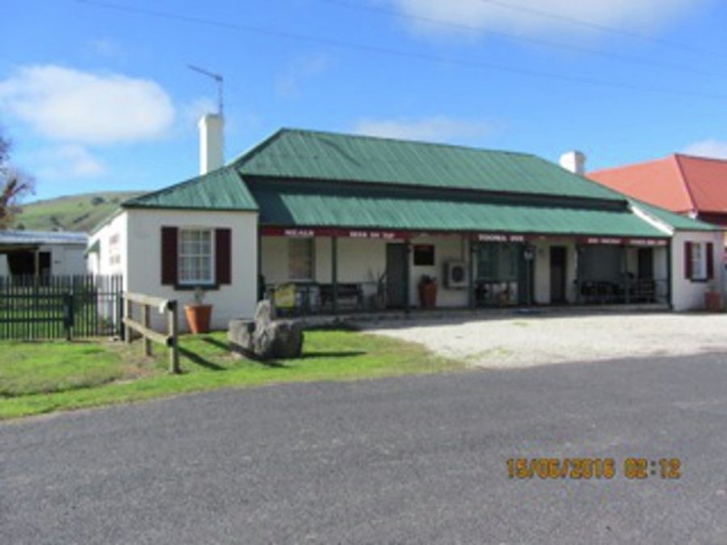 Tooma Inn, 9 Possum Point Road, Tooma NSW 2642