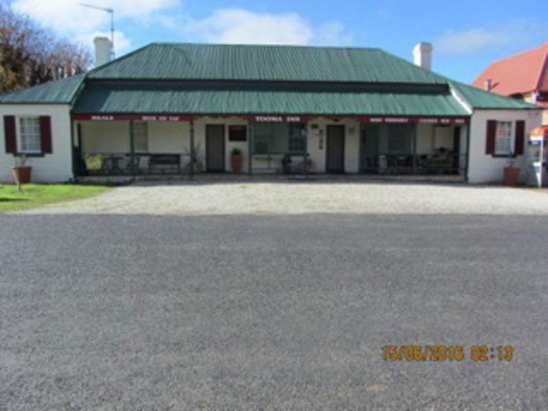 Tooma Inn, 9 Possum Point Road, Tooma NSW 2642