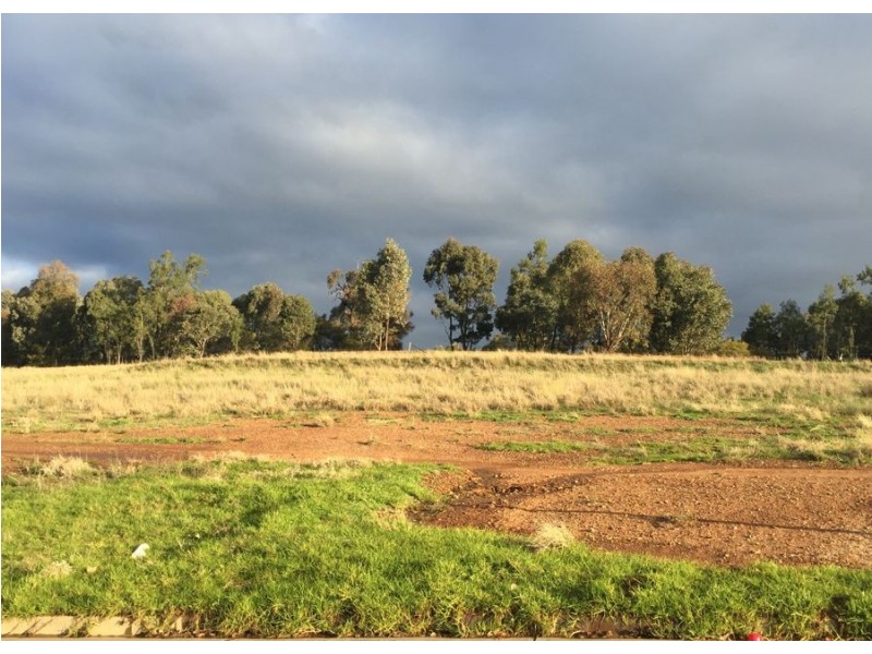 28 Clifton Street, Bourkelands NSW 2650