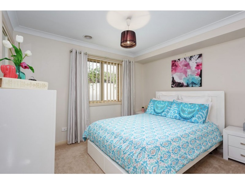 4 Rosella Place, Mount Austin NSW 2650