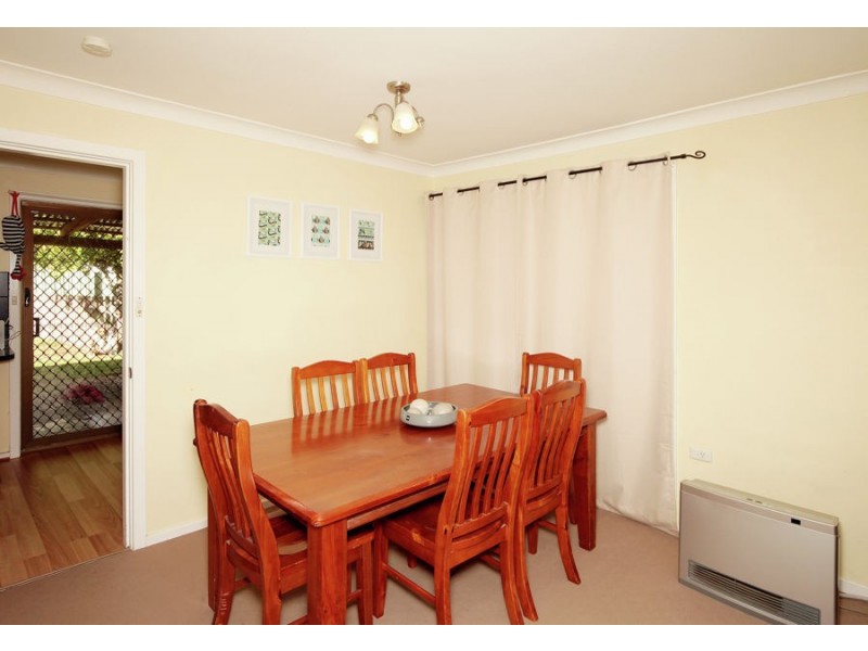 34 Maple Road, Lake Albert NSW 2650