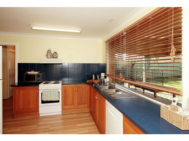 34 Maple Road, Lake Albert NSW 2650