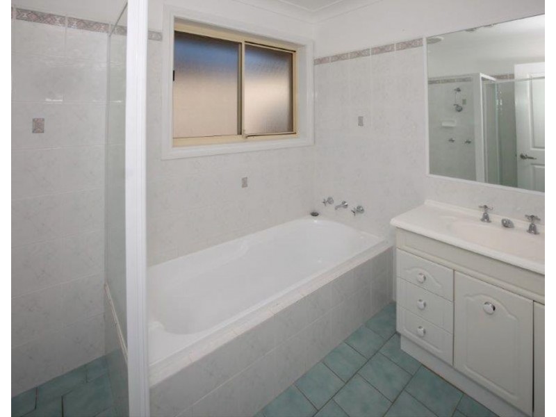 8 Fletcher Place, Kooringal NSW 2650