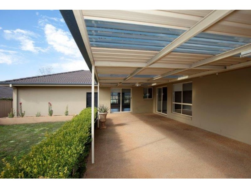 8 Fletcher Place, Kooringal NSW 2650