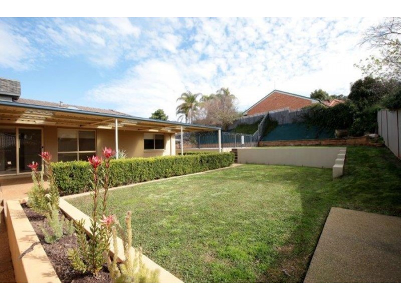 8 Fletcher Place, Kooringal NSW 2650