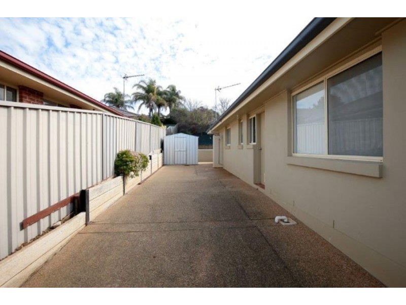 8 Fletcher Place, Kooringal NSW 2650