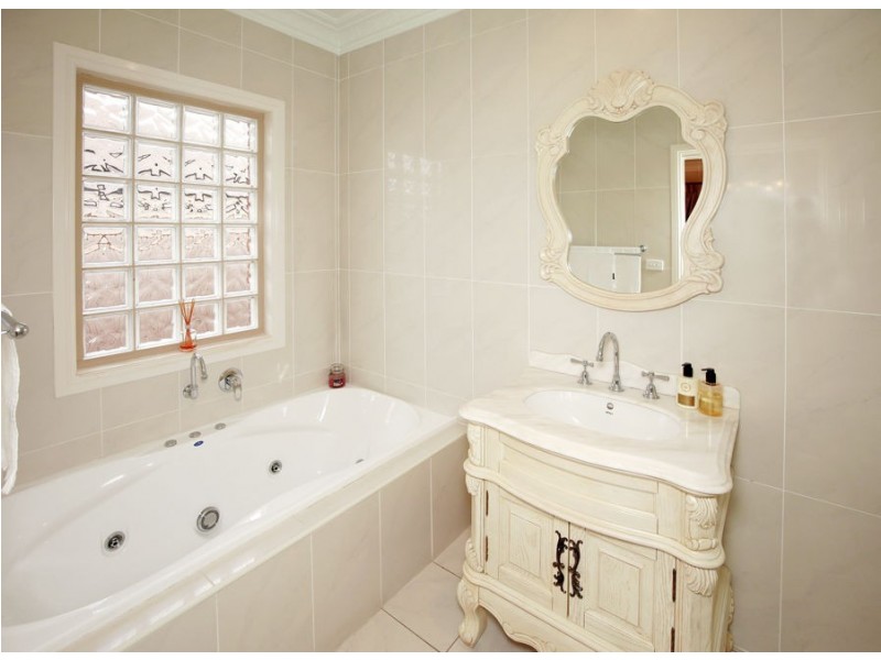 22 Budawang Place, Tatton NSW 2650