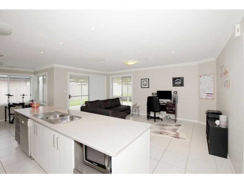 62 Mima Street, Glenfield Park NSW 2650