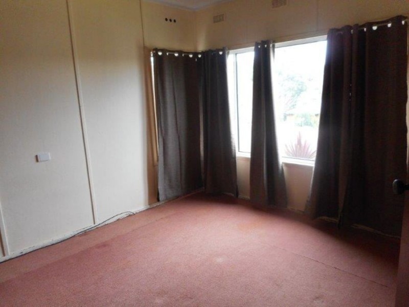 148 Macleay Street, Turvey Park NSW 2650