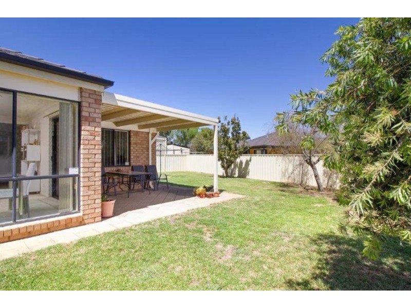 6 Bowen Place, Tolland NSW 2650