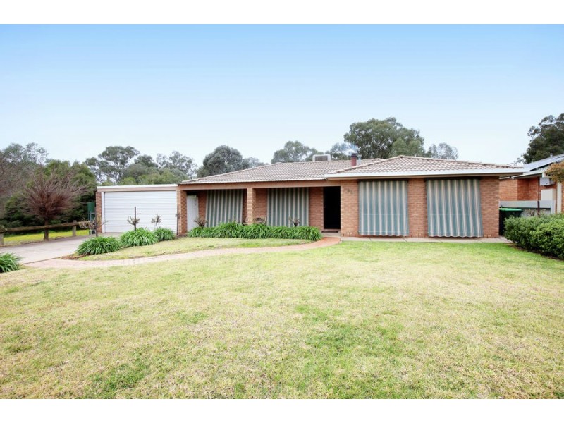 44 Karoom Drive, Glenfield Park NSW 2650