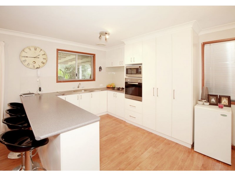 44 Karoom Drive, Glenfield Park NSW 2650