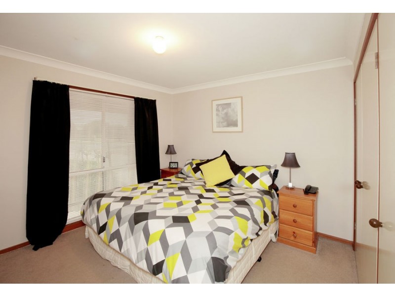 44 Karoom Drive, Glenfield Park NSW 2650