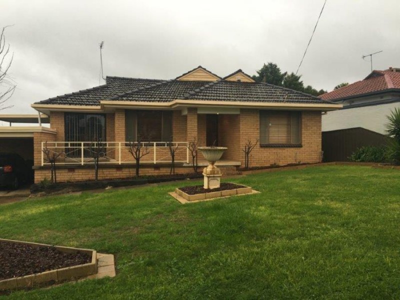 74 Stanley Street, Kooringal NSW 2650
