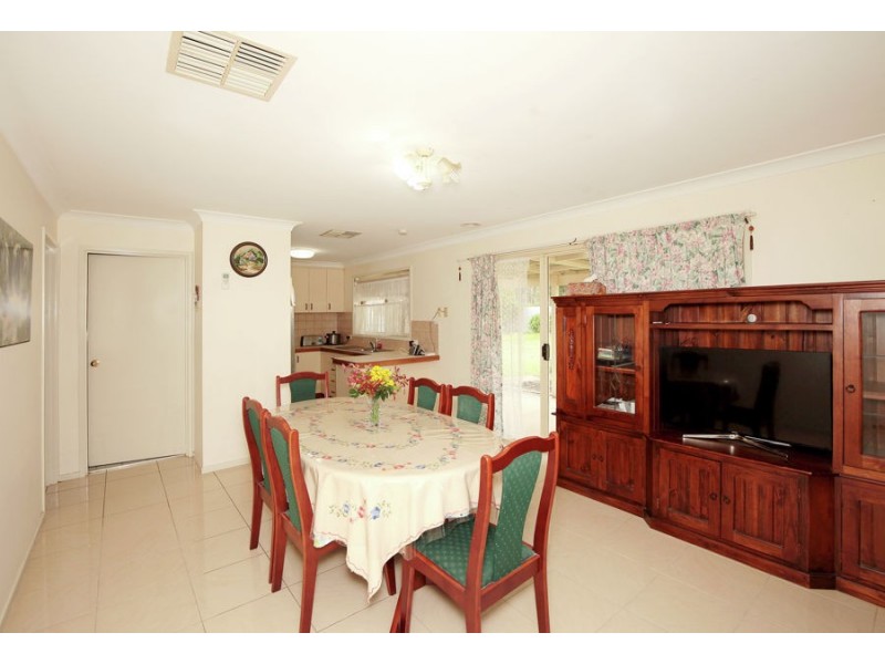 7 Egret Place, Estella NSW 2650