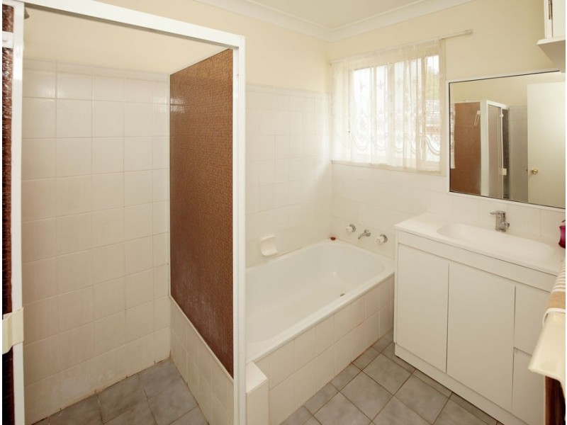 7 Egret Place, Estella NSW 2650