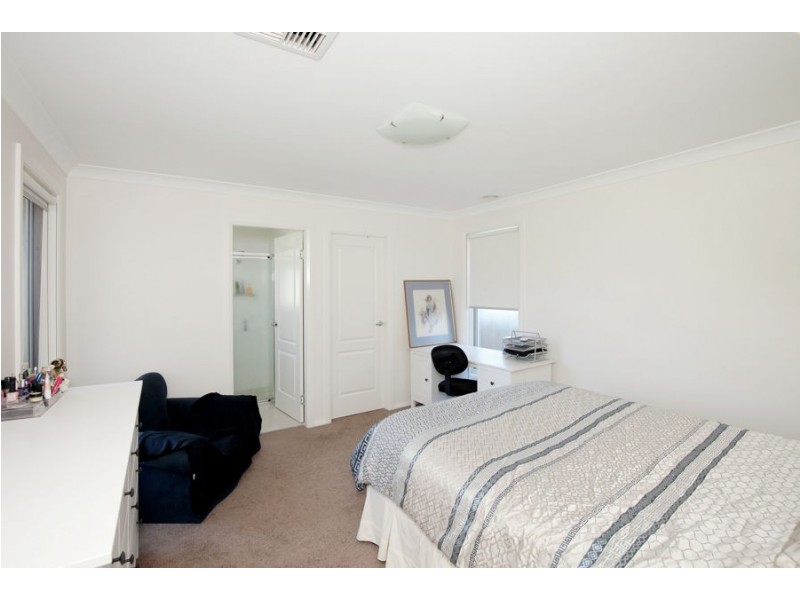 1/70 Kaloona Drive, Bourkelands NSW 2650