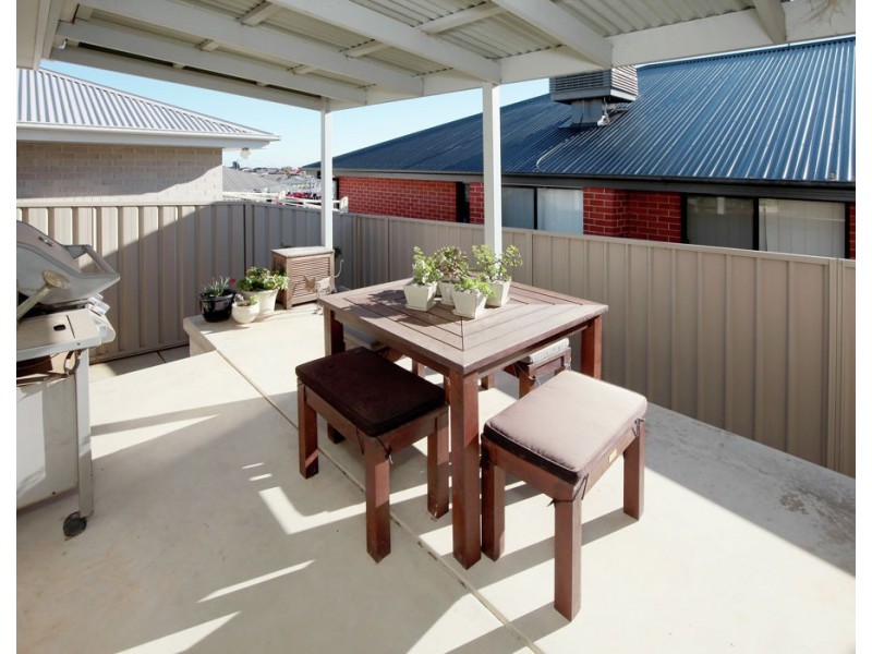1/70 Kaloona Drive, Bourkelands NSW 2650