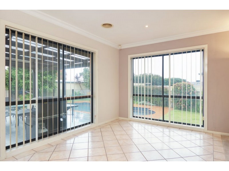 3 Woomera Place, Glenfield Park NSW 2650