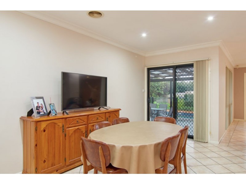 3 Woomera Place, Glenfield Park NSW 2650