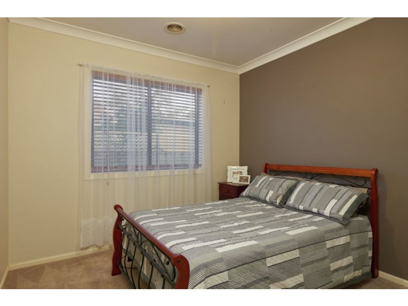 3 Woomera Place, Glenfield Park NSW 2650