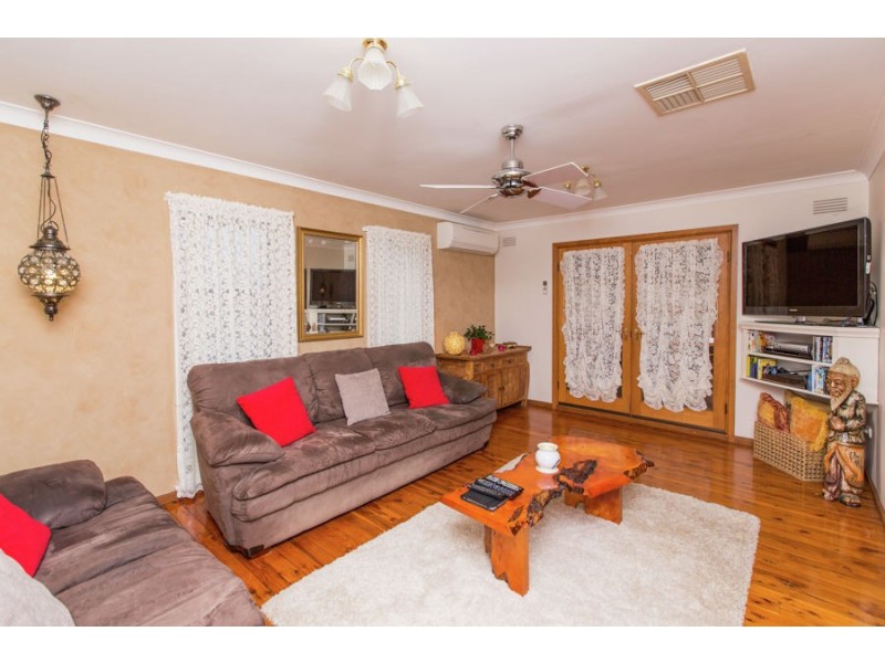 5 Banks Avenue, Kooringal NSW 2650