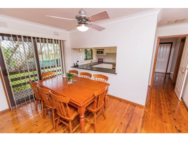 5 Banks Avenue, Kooringal NSW 2650