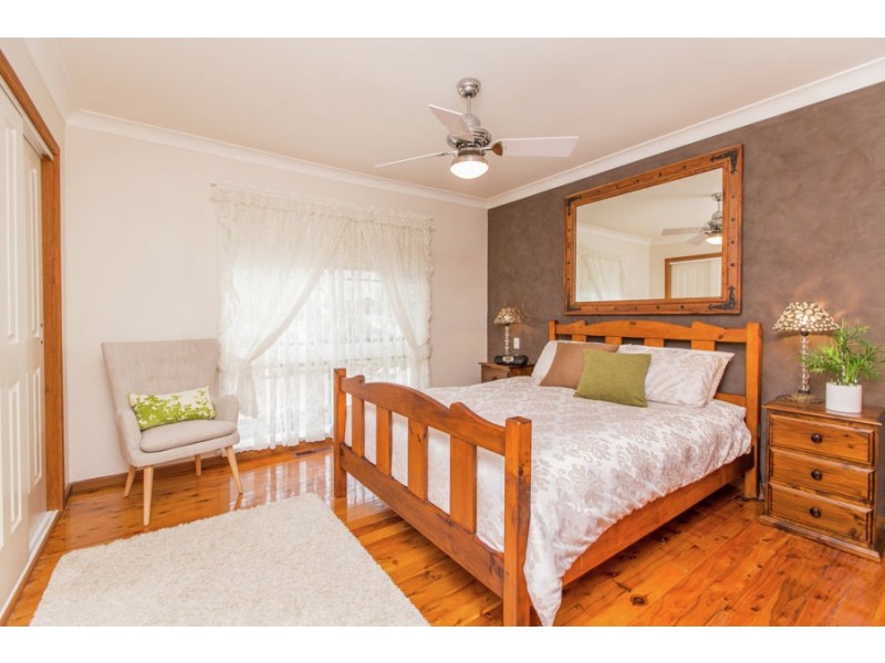 5 Banks Avenue, Kooringal NSW 2650