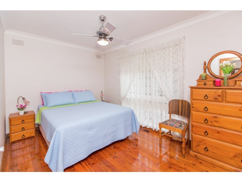 5 Banks Avenue, Kooringal NSW 2650