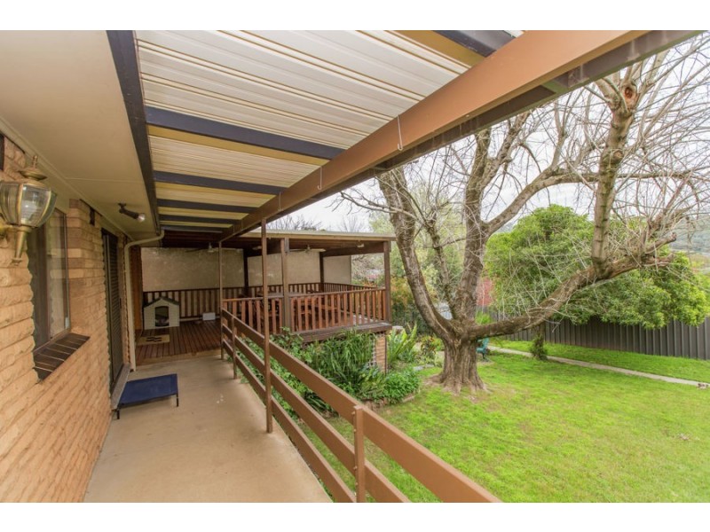 5 Banks Avenue, Kooringal NSW 2650