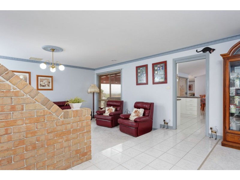 1 Ellwood Close, Bourkelands NSW 2650