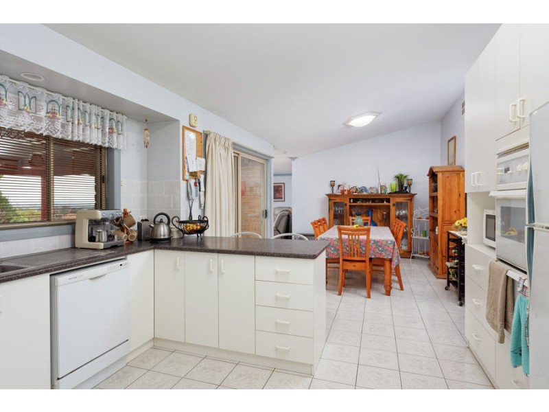 1 Ellwood Close, Bourkelands NSW 2650