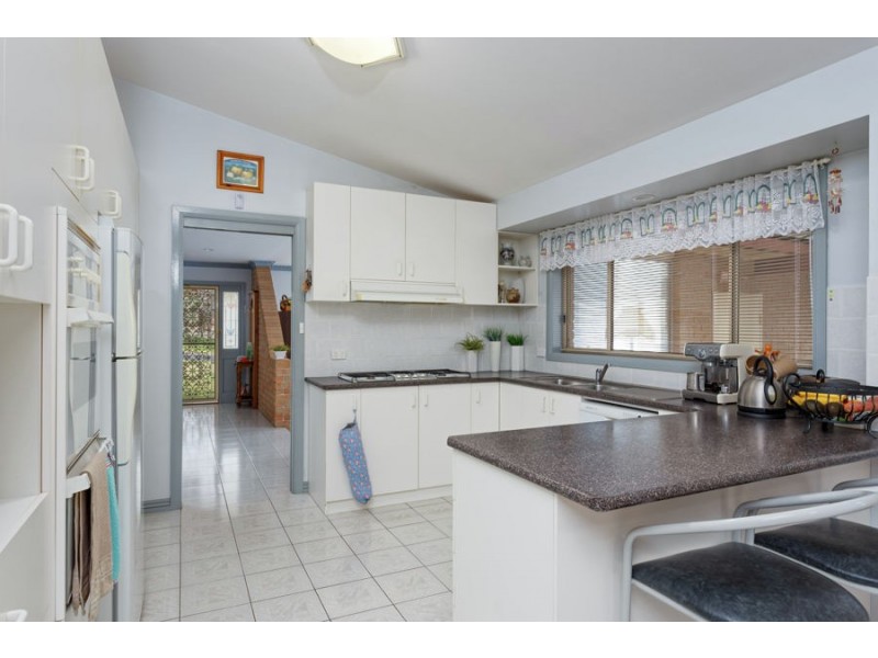 1 Ellwood Close, Bourkelands NSW 2650