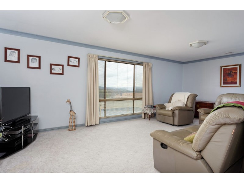 1 Ellwood Close, Bourkelands NSW 2650