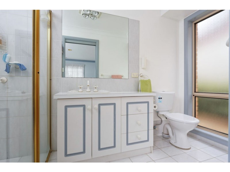 1 Ellwood Close, Bourkelands NSW 2650