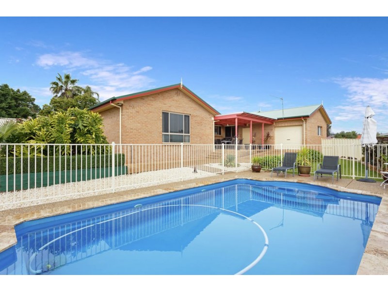 1 Ellwood Close, Bourkelands NSW 2650
