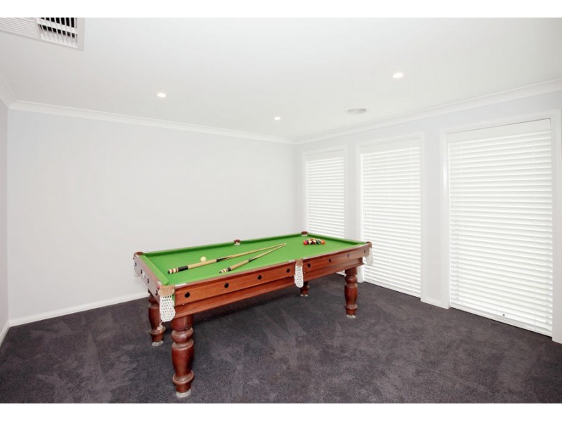 19 Cootamundra Boulevarde, Estella NSW 2650