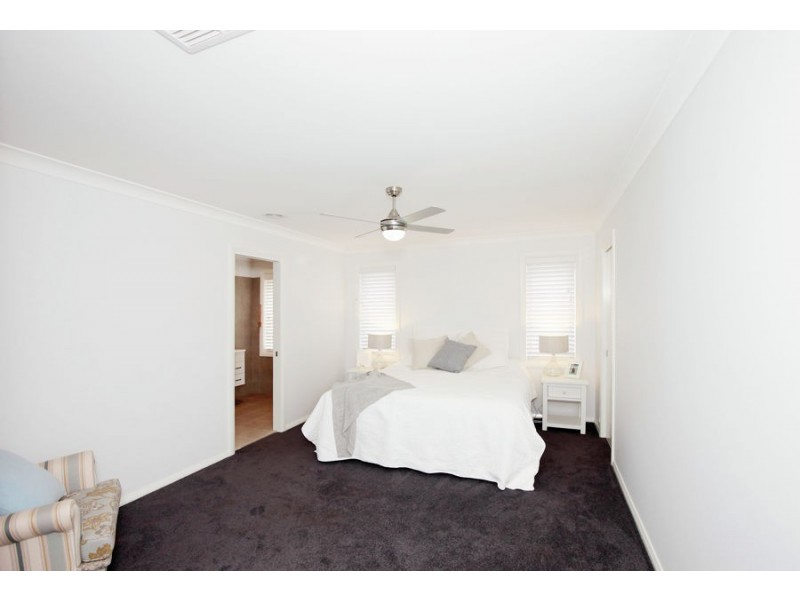 19 Cootamundra Boulevarde, Estella NSW 2650