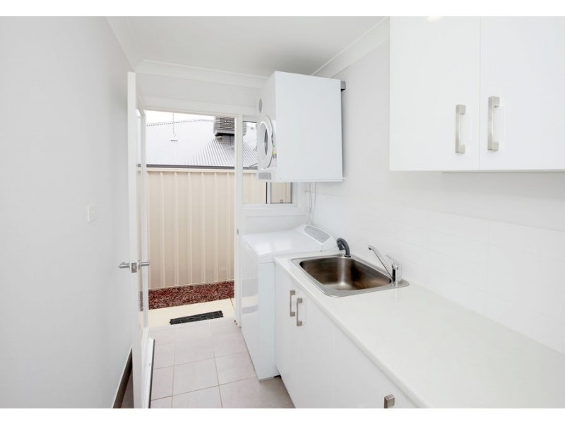 19 Cootamundra Boulevarde, Estella NSW 2650