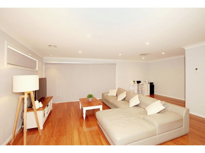 19 Cootamundra Boulevarde, Estella NSW 2650