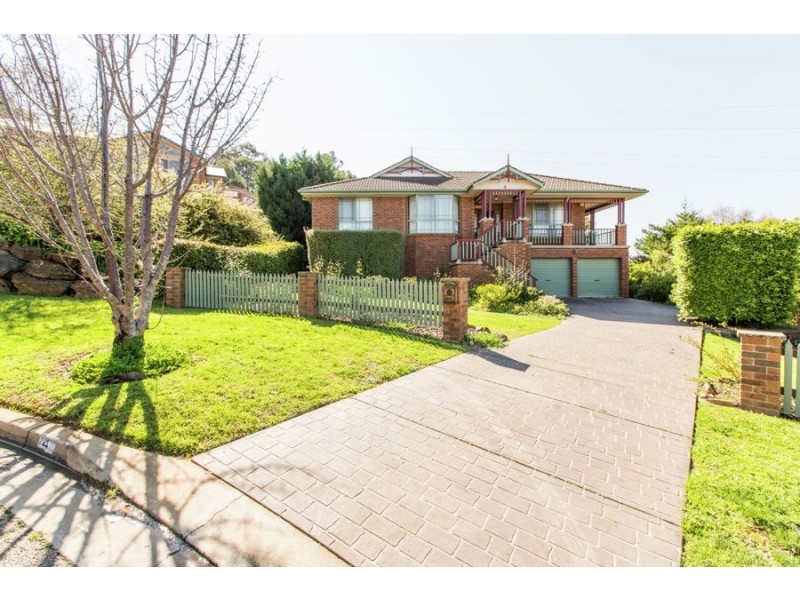 4 Loru Close, Kooringal NSW 2650