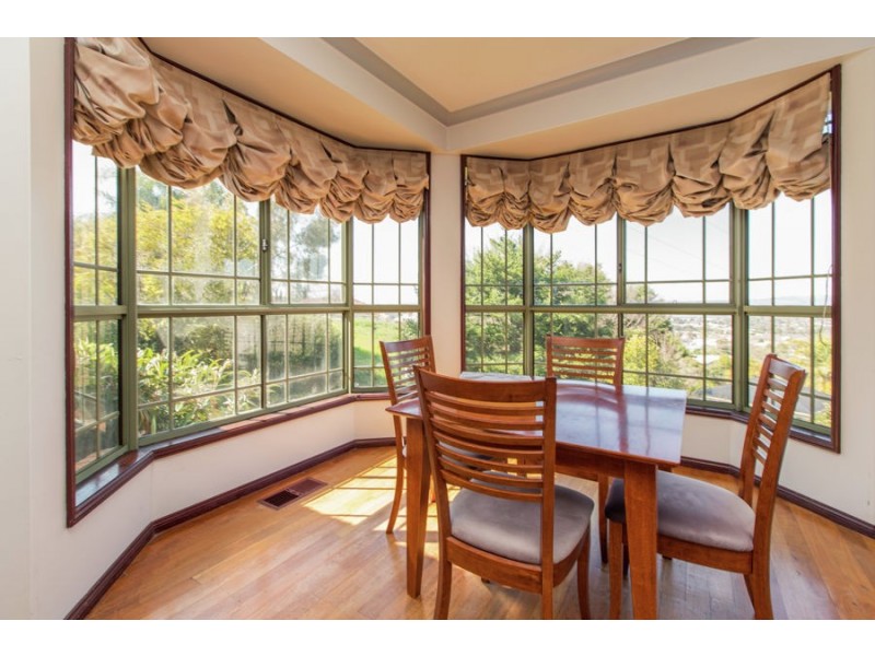 4 Loru Close, Kooringal NSW 2650